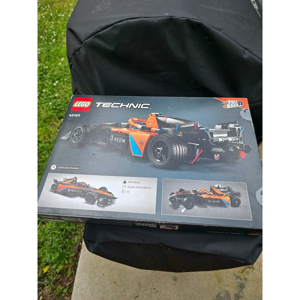 LEGO Technic NEOM McLaren Formula E Race Car 42169 Pull-Back BuildingSet 452 Pcs